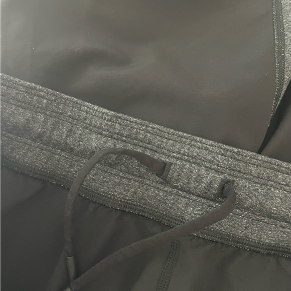 Lululemon Men's Black and Gray Training Shorts - Picture 3 of 4